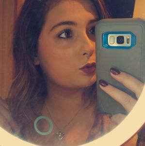 Meet your Posher, Rayven